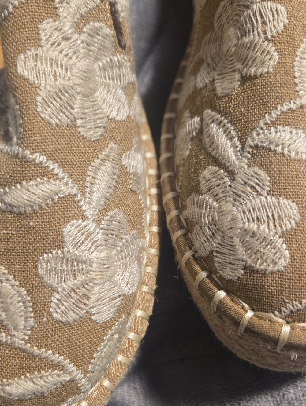 JOIE-"Cara"Boho Tan Cream Espadrilles Floral Embroidery Low Platform-Size 8 - Picture 11 of 13